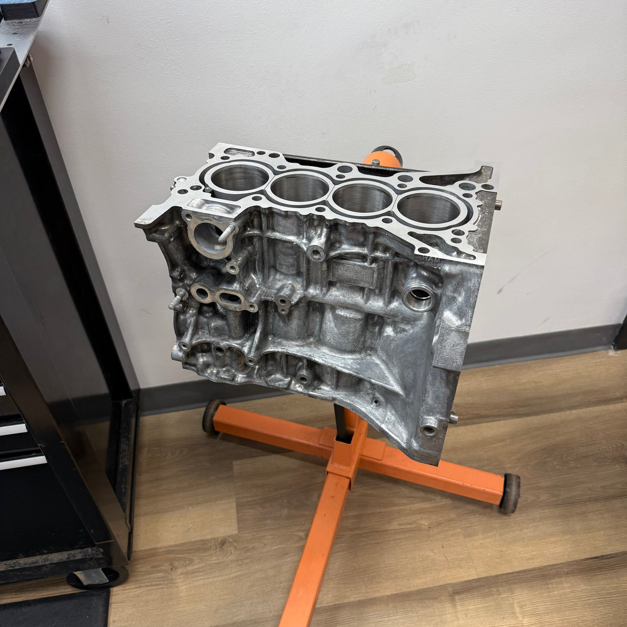 1.5T engine on stand